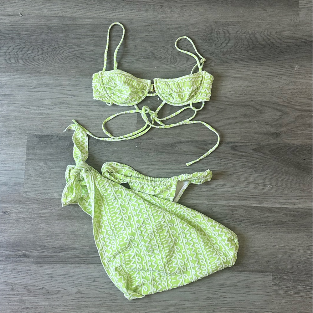 Montce Lime Icing Bikini Set w/ Sarong - Picture 3 of 3